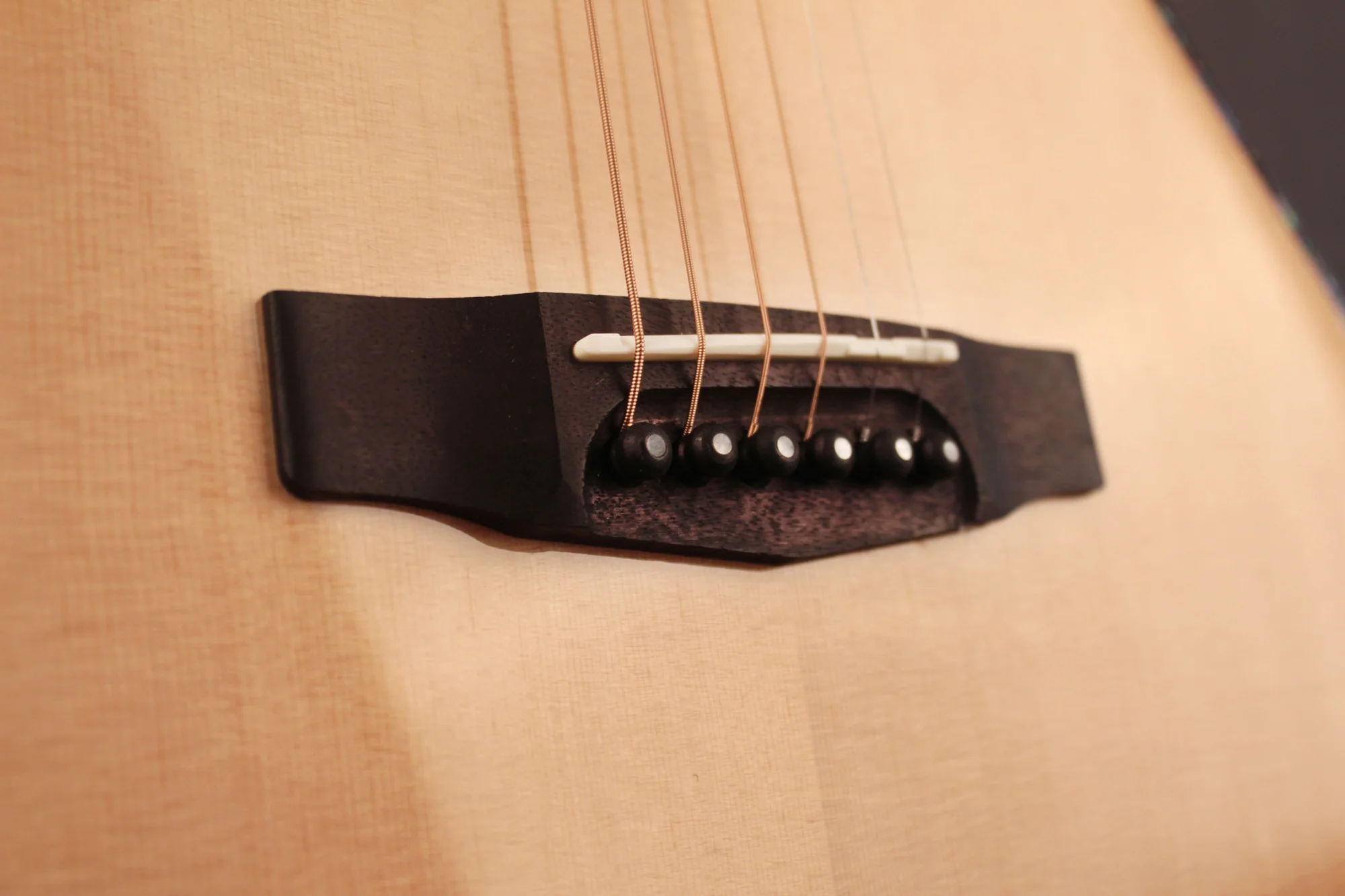 Cort GA-MYBEVELNAT folk guitar, myrtlewood, natural - Image 4