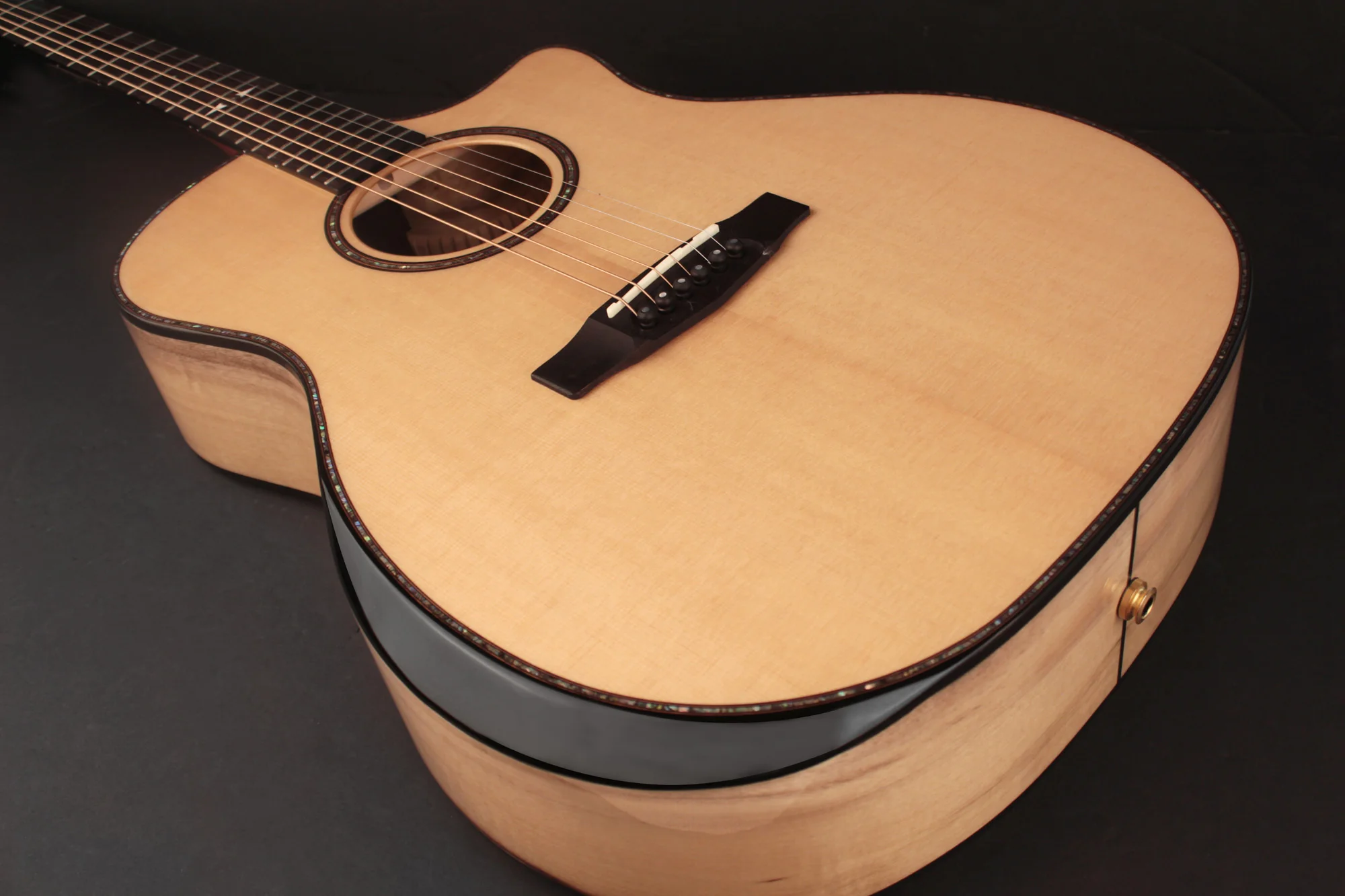 Cort GA-MYBEVELNAT folk guitar, myrtlewood, natural - Image 5