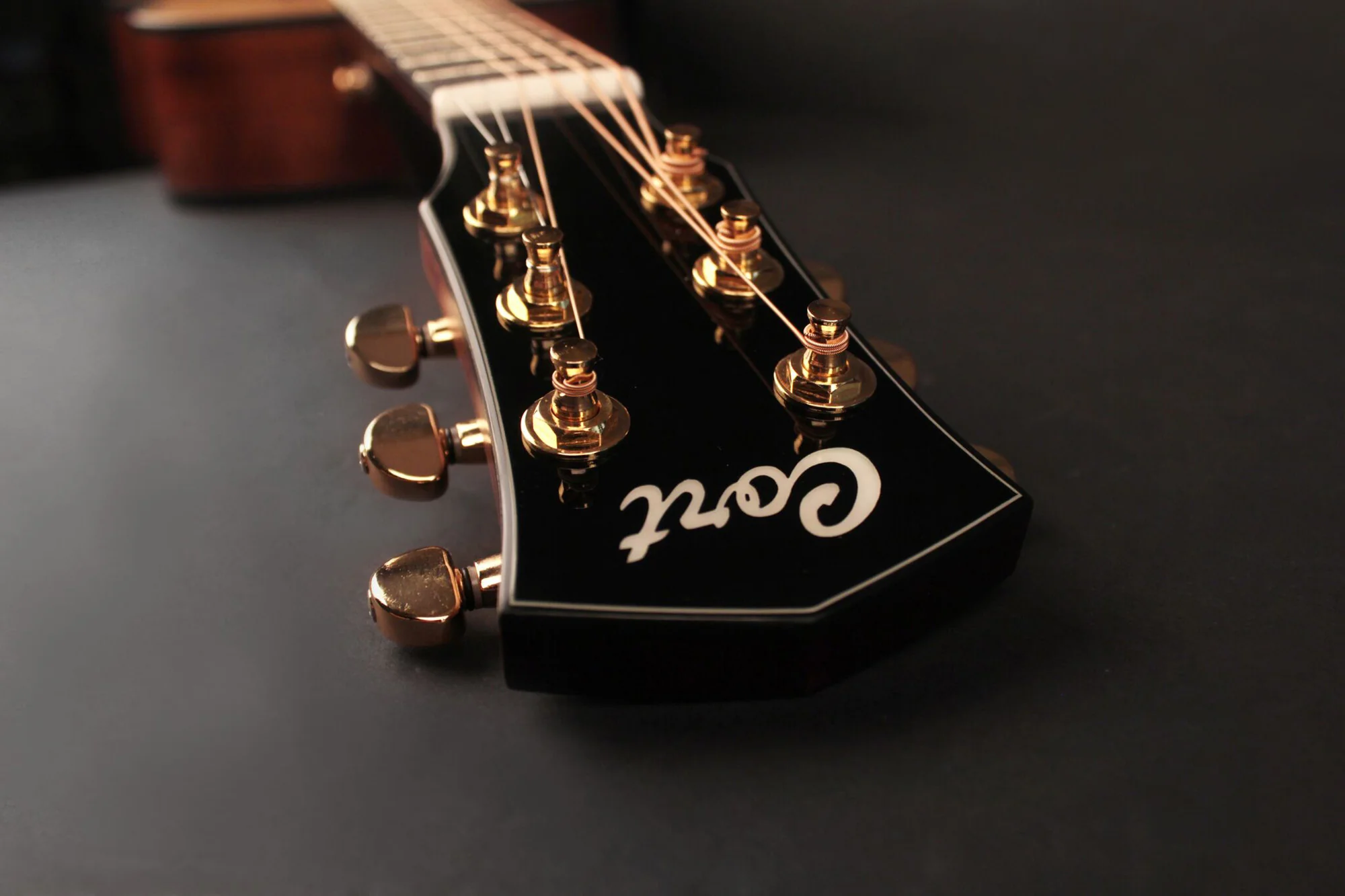 Cort Gold Mini F - Image 4