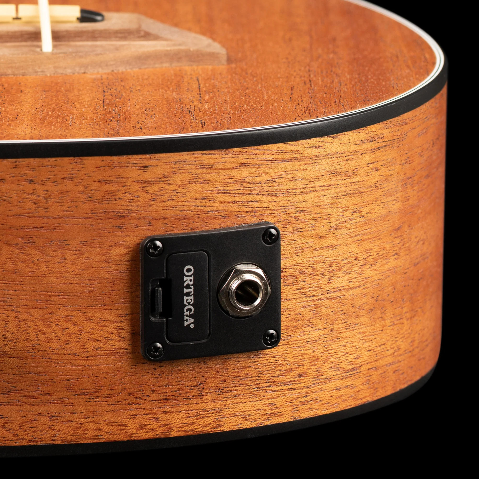 Ortega Lizzard Series 4-string electro-acoustic bass - Image 6