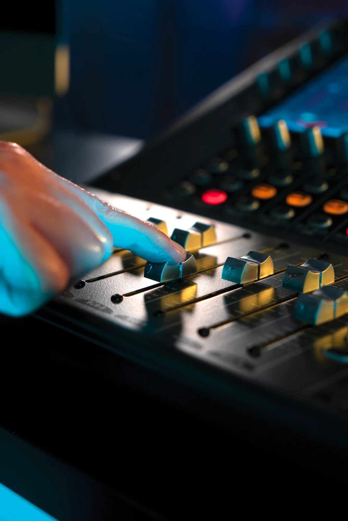 Peavey Aureus 28 Mixer - Image 6