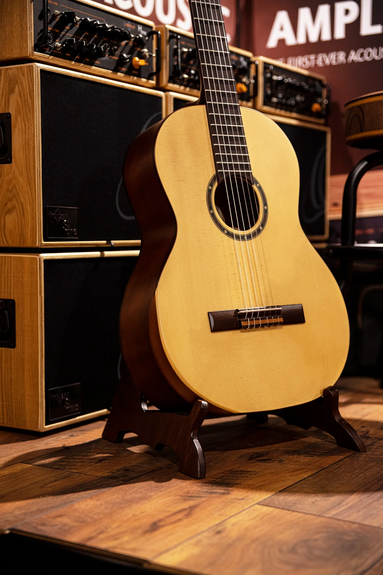 Ortega Guitar Stand Birch Brown - Image 5